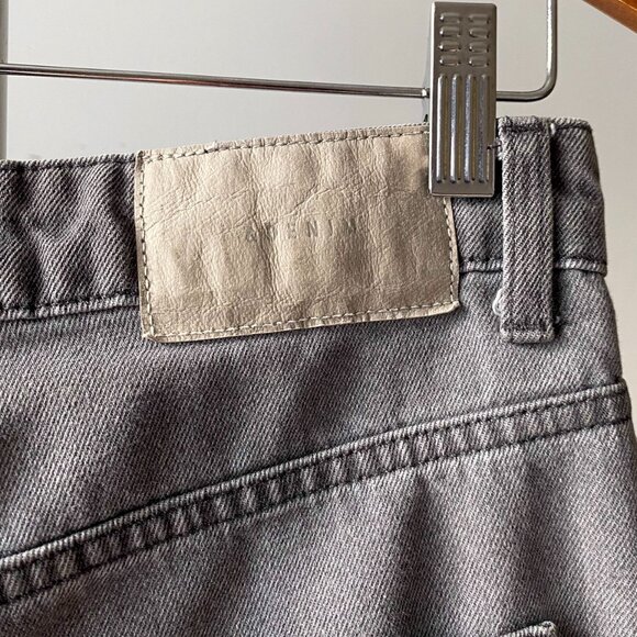 ❄️ Modern Light Gray Ultra High-Waist Minimalist Ankle Mom Jeans - Picture 4 of 7